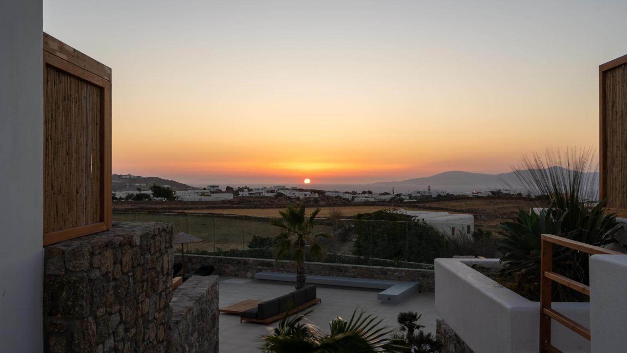 Regency Sunset Suites Mykonos Town Exterior foto